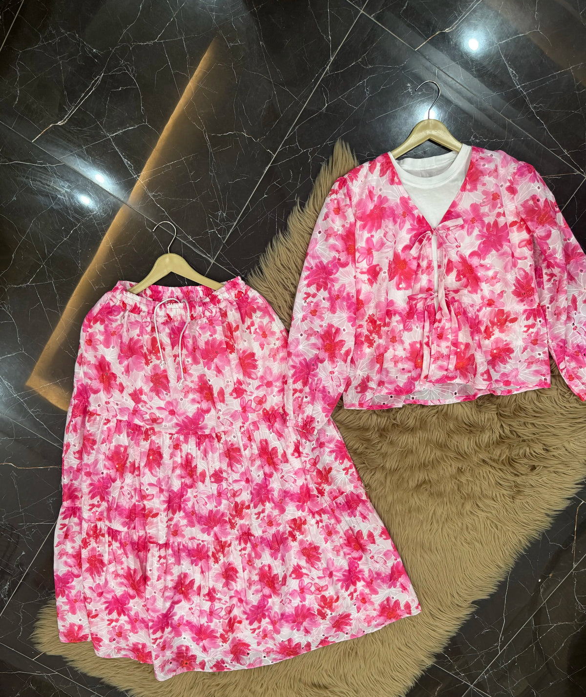 Premium Lawn Chicken Kari 3 Piece Set – Pink Floral