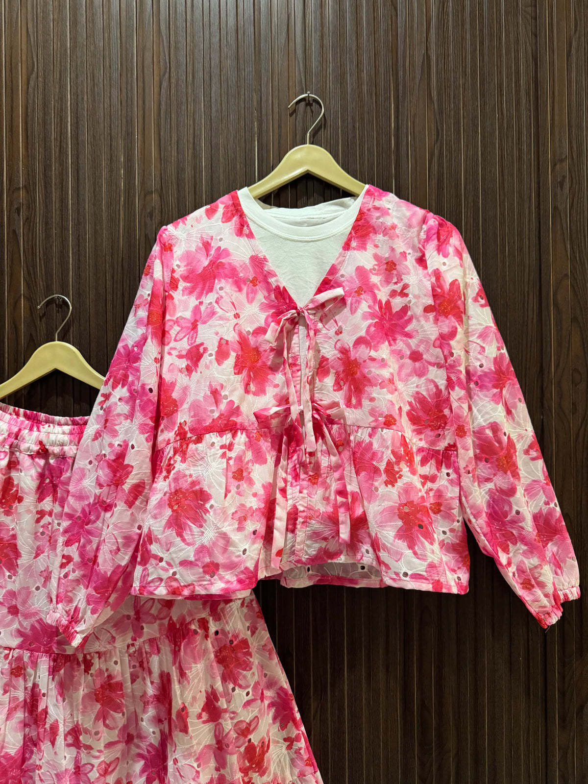 Premium Lawn Chicken Kari 3 Piece Set – Pink Floral